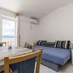 Seaview Nikola