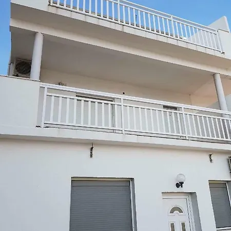 Seaview Nikola *