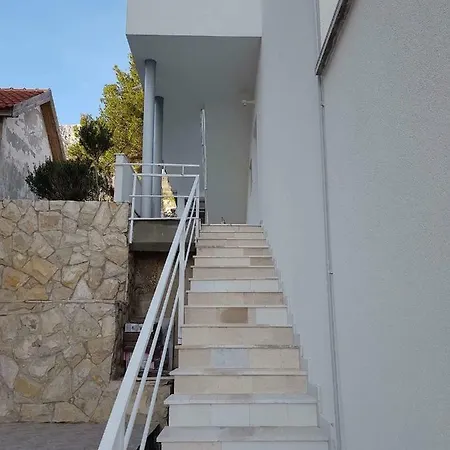 Seaview Nikola