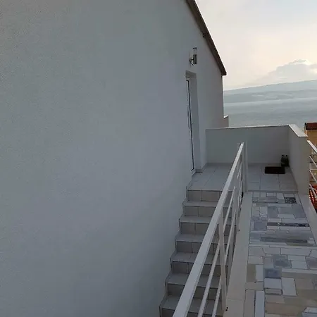 Seaview Nikola *